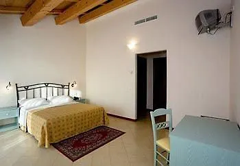 Agriturismo Biologico Corte Aragonese Santa Maria di Licodia 0*,